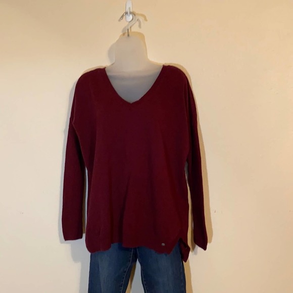 American Eagle Outfitters Sweaters - American Eagle women's burgundy V neck sweater Size L